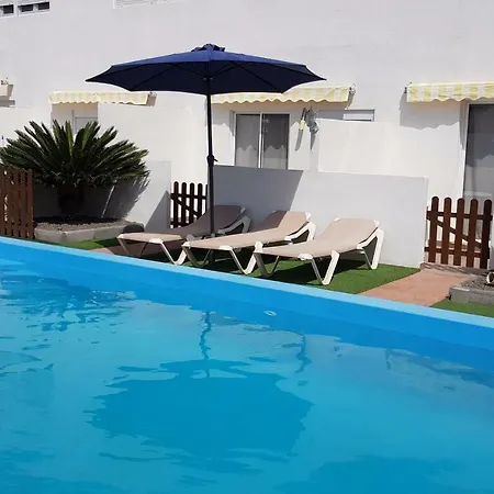 Casa Roja - Kleine Ferienanlage Mit Salzwasser Pool Im Zentrum Tias - Fiesta Prohibidos * ティアス